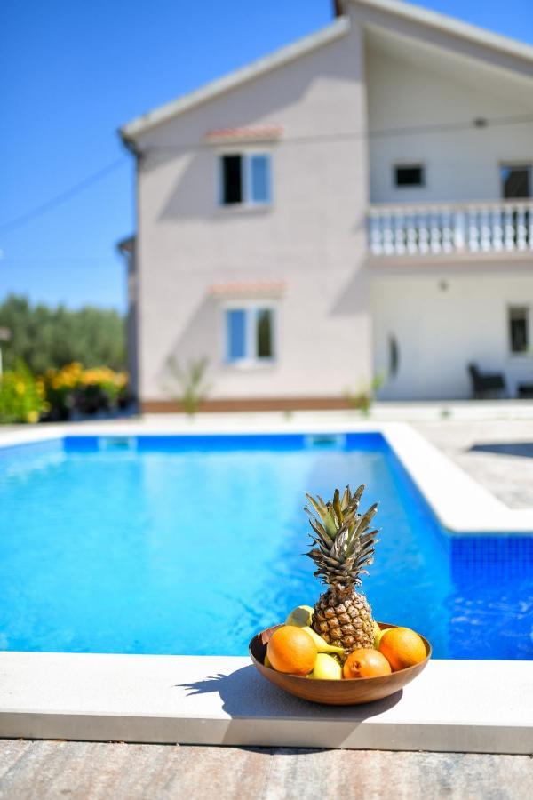 ザダルPool House Lukaアパートメント エクステリア 写真